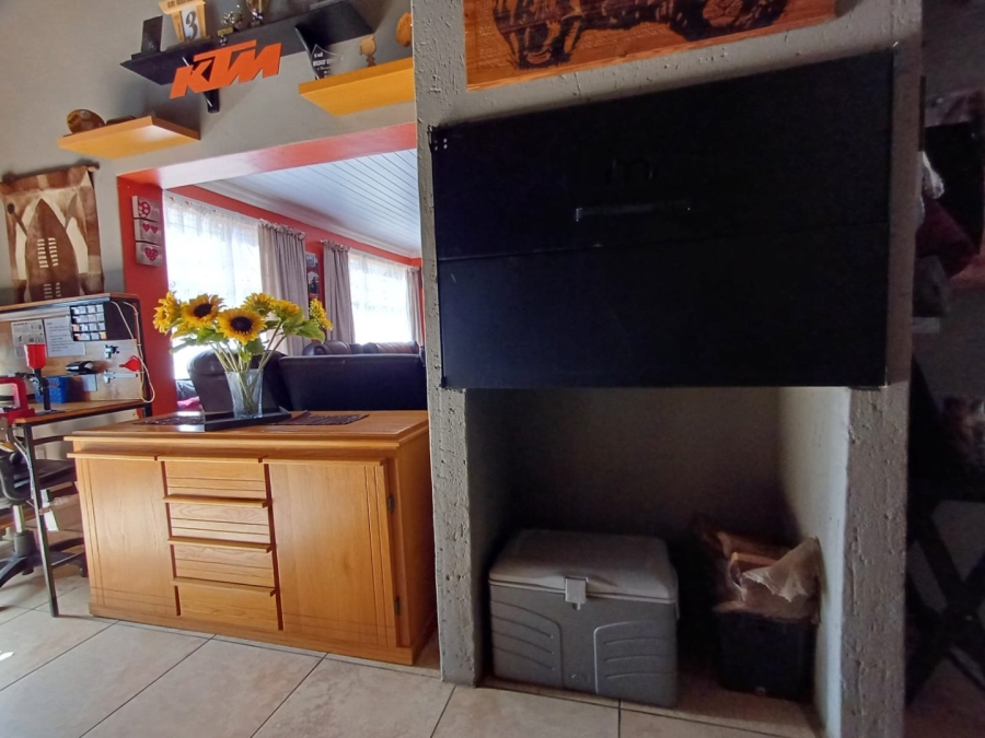 3 Bedroom Property for Sale in Roosheuwel North West